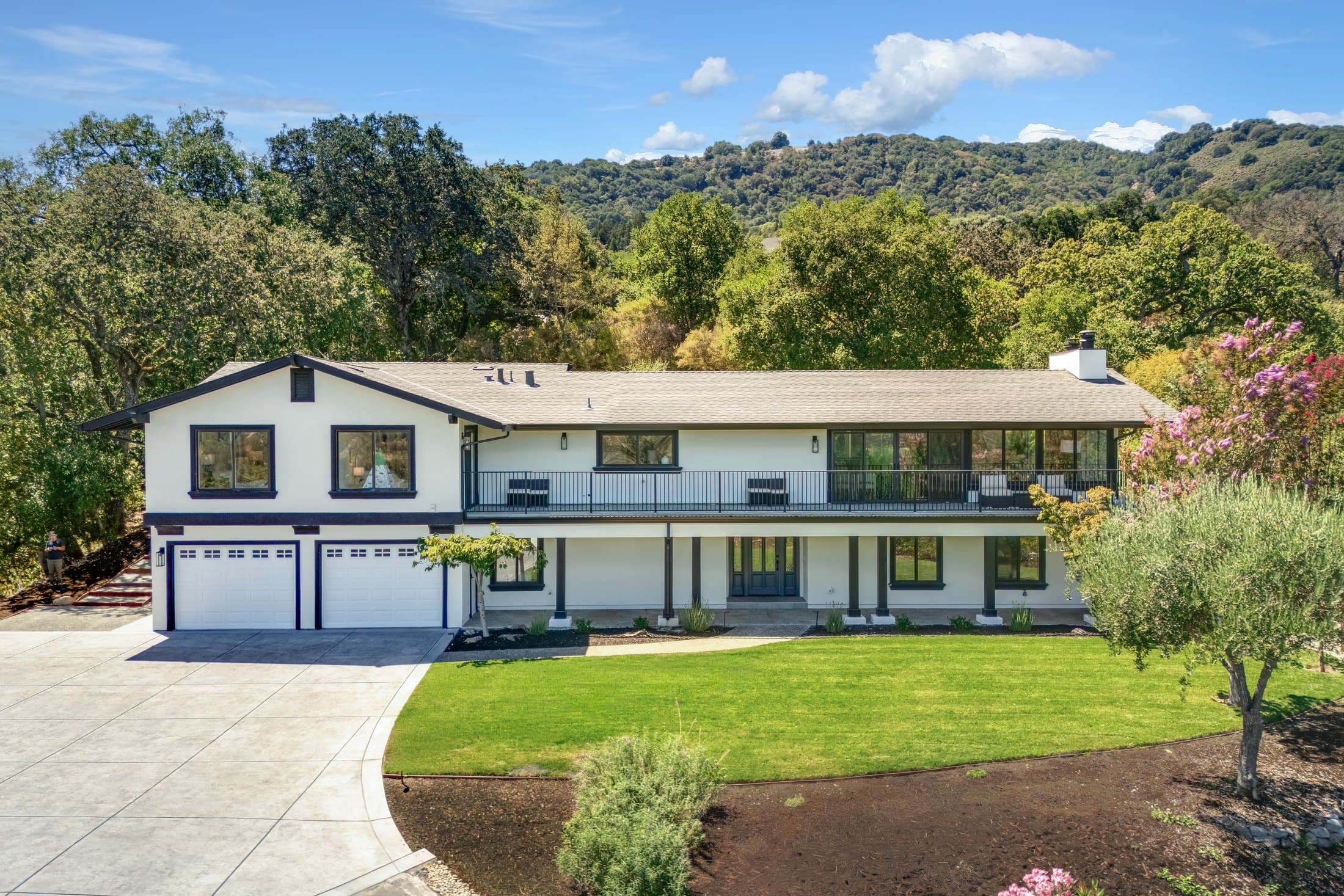 481 Montcrest Place, the front elevation.